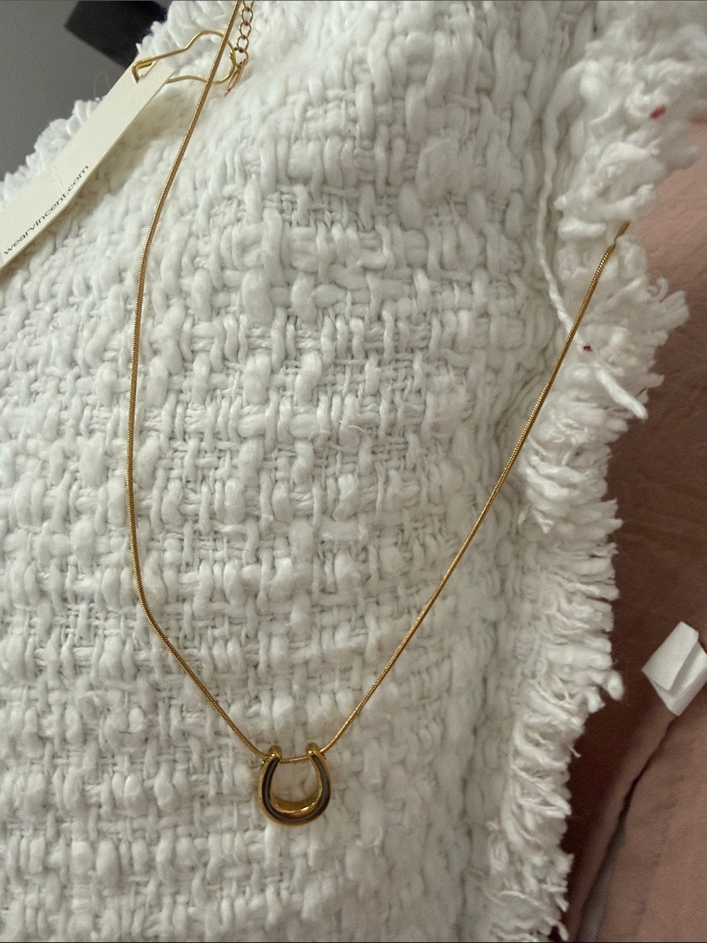 Elegant Gold Horseshoe Pendant Necklace - Women Jewelry